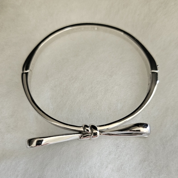 Kate Spade Silver Bow Set with Jewelry Bag - Picture 4 of 11